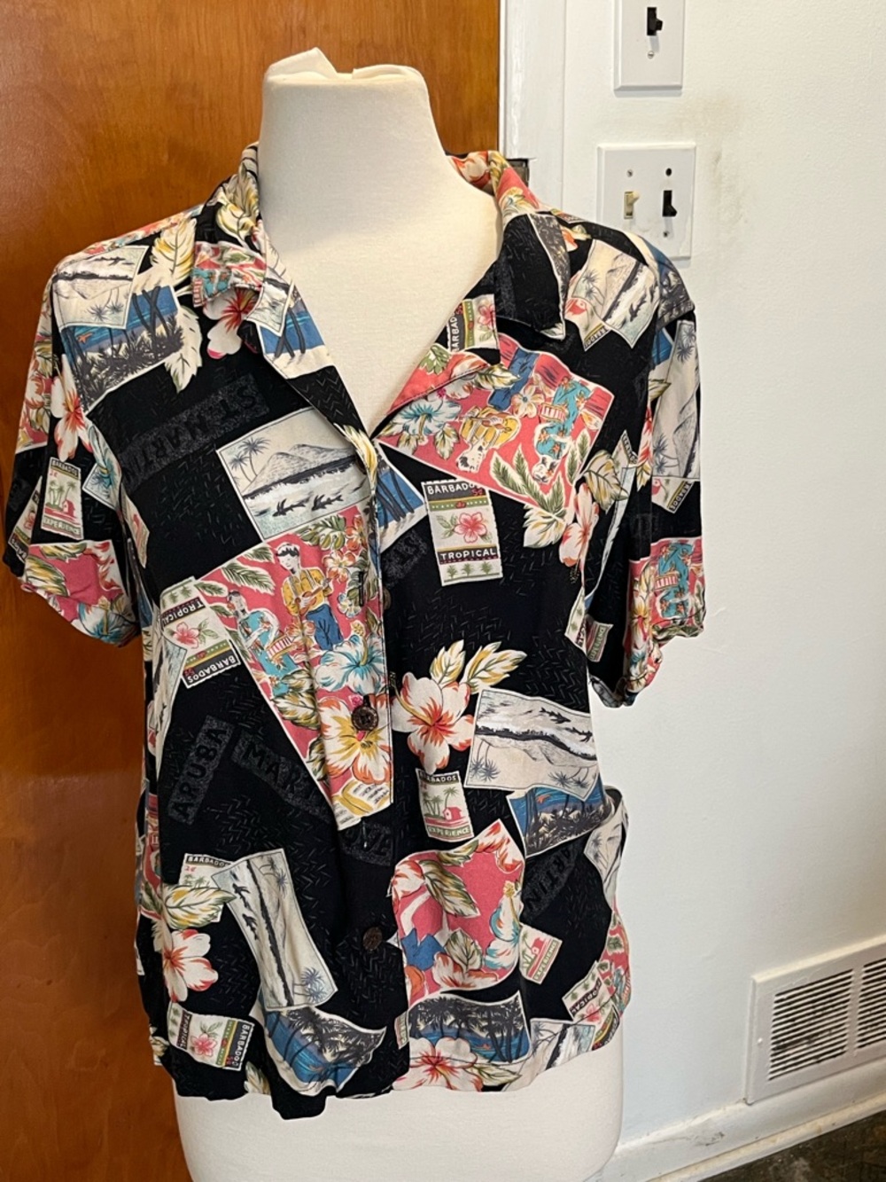 Carribean Joe Men's Floral Patchwork Hawaiian Button Down Shirt. Size L